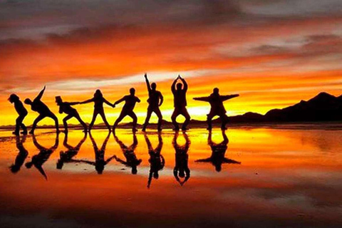 Salines d&#039;Uyuni : Coucher de soleil + Étoiles de nuit