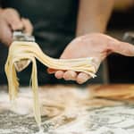 Firenze: Cooking class di cucina toscana con pasta fatta a mano e vino