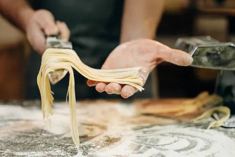 Firenze: Madlavningskursus i toscansk madlavning med håndlavet pasta og vin