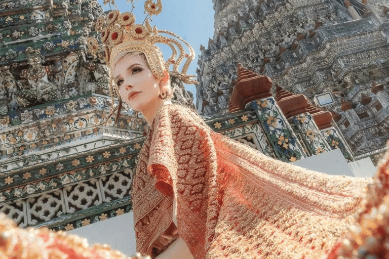 Thai Costume Photoshoot Wat Arun/Wat Pho Option & Boat Trip 1Day ThaiCostume+2hr photographer Wat Arun+Wat Pho+Boat Trip