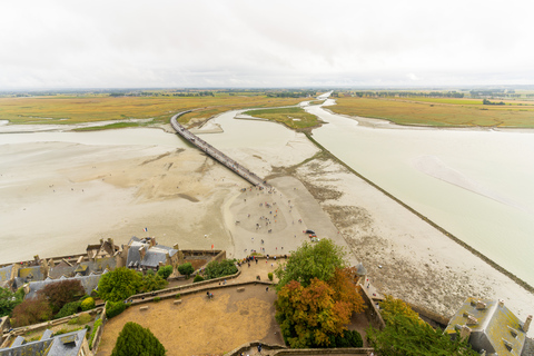 Depuis Paris : Excursion au Mont Saint Michel avec un guideDepuis Paris : Excursion d'une journée au Mont Saint Michel avec un guide