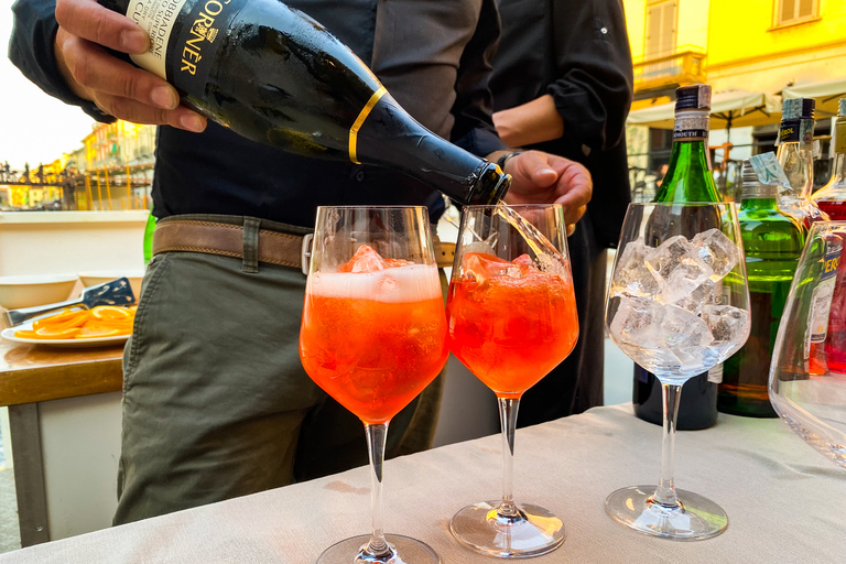 Milan: Navigli District Canal Boat Tour with Aperitivo