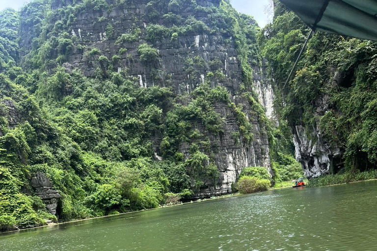 HOA LU - BAI DINH - TRANG AN - MUA-GROTTAN FRÅN NINH BINH