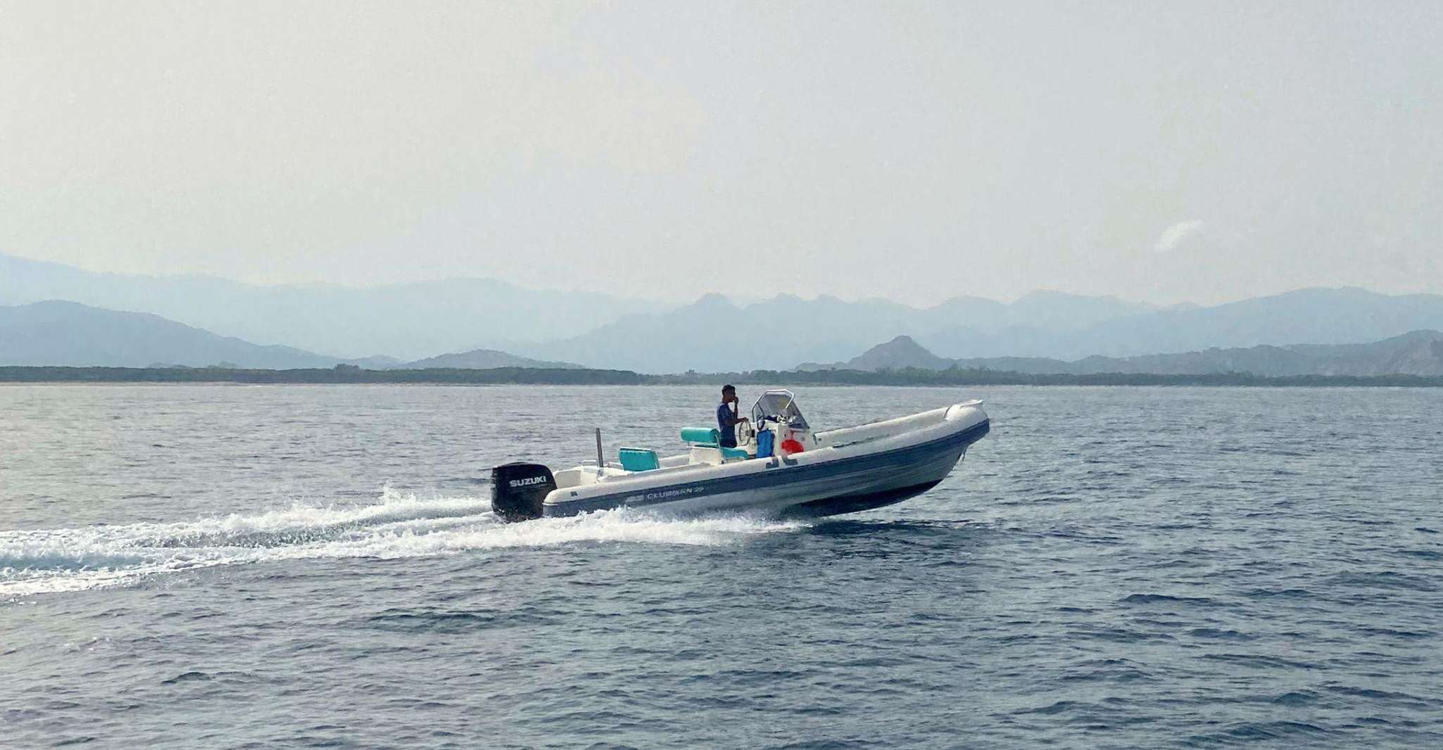 From Arbatax, Rubber dinghy trip in the Gulf of Orosei - Housity