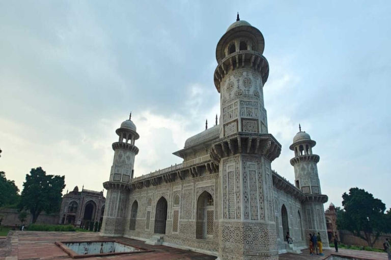 Skip the Line Taj Mahal, Agra Fort & Baby Taj Private TourTour nur mit Autofahrer & Guide Service