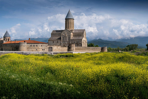 从埃里温出发：洛里省修道院一日旅行