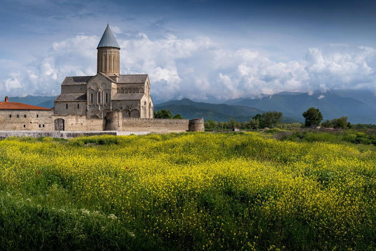 从埃里温出发：洛里省修道院一日旅行