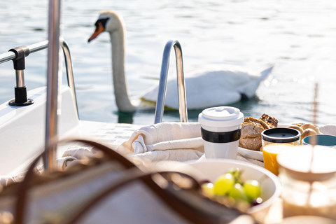 Lucerne: Pedalo Picnic with Breakfast on Lake Lucerne