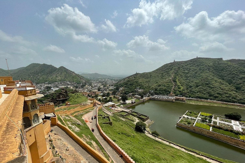 Jaipur : entrée accélérée à Amer Fort et guide/transfert en optionBillet d'entrée seulement