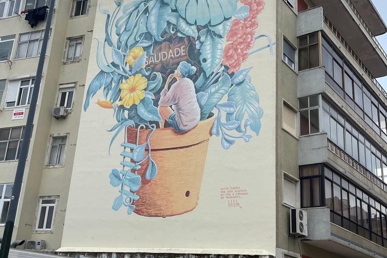 Lisbon: Vintage Electric Tuk-Tuk Guided Tour with Tastings