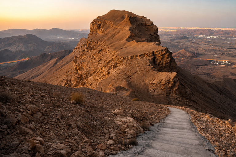 Muscat: Jebel Khoneh Sunset Tour with Transfers