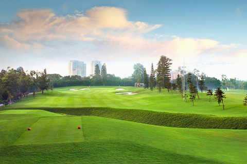 Jakarta: Sunrise Golf Experience at Pondok Indah w/ Transfer Morning Golf Experience with Hotel Pickup & Massage