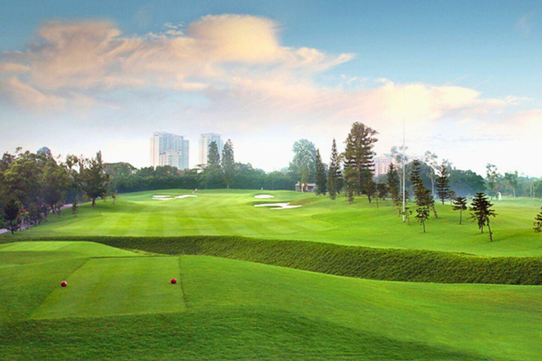 Jakarta: Sunrise Golf Experience at Pondok Indah w/ Transfer Morning Golf Experience with Hotel Pickup & Massage