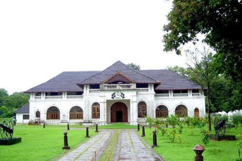 جولة ركوب الدراجات في ضوء القمر في كوتشي