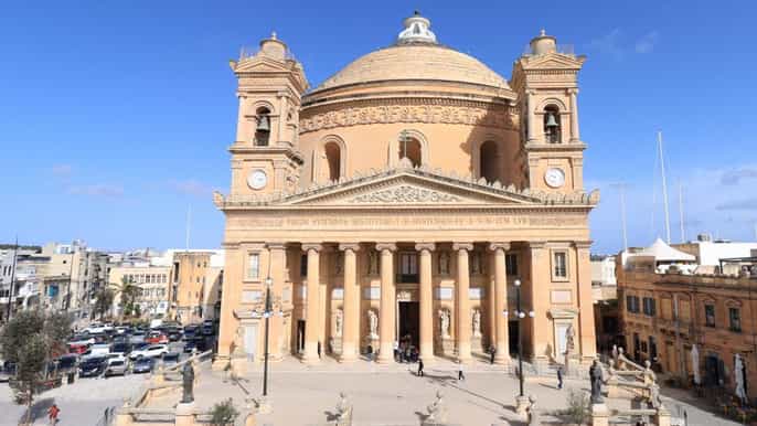 Mosta: Official Rotunda, WWII Shelter, and Buffet Meal Tour