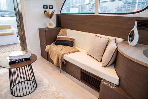 Private Yacht Tour: Dubai Boat Cruise with Optional BBQ