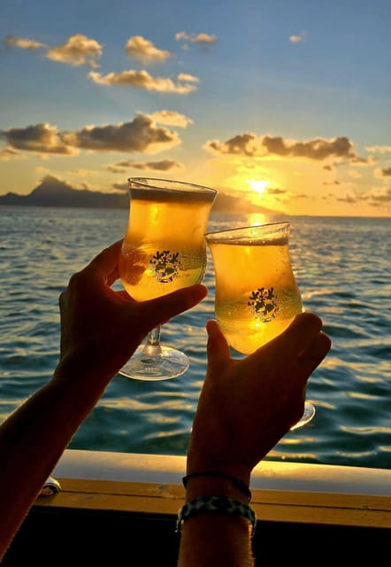 Lagon de Tahiti : Croisière Sunset inoubliable face à Moorea