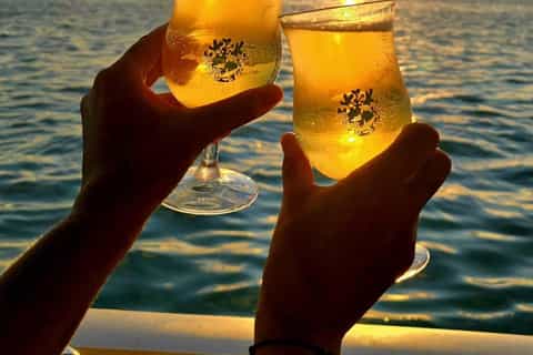 Lagon de Tahiti : Croisière Sunset inoubliable face à Moorea