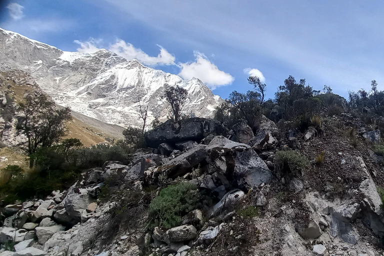 Laguna Rocutuyoc and Honkopampa Ruins Private Service