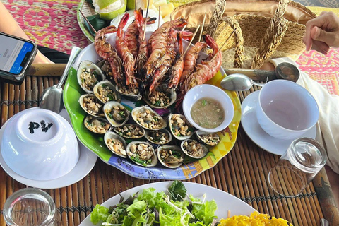 Hue Tour to Tam Giang Lagoon & Thuan An Beach by Jeep