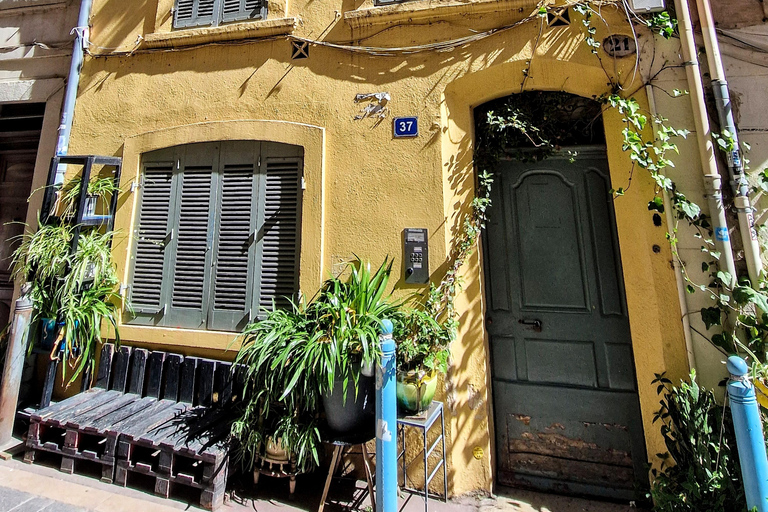 Marseille: Vestiges\Vieux Port\Le Panier\avec un Marseillais