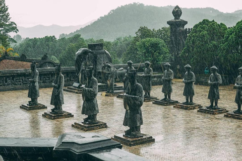 Hue : Crociera in Dragon Boat alla Pagoda e alle Tombe di Thien MuTour privato:Crociera con la barca del drago alla Pagoda e alle Tombe di Thien Mu