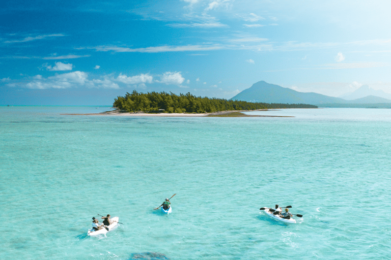 Maurice : kayak, dauphins sauvages, île Benitiers, rivièreMaurice : Kayak, dauphins sauvages, île Benitiers, rivière