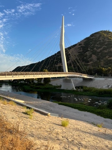 LA River: Walking Tour to Griffith Park & Old Abandoned Zoo