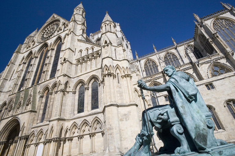 York: tour esterno della cattedrale con accesso di gruppoYork: tour esterno della cattedrale di York con accesso di gruppo