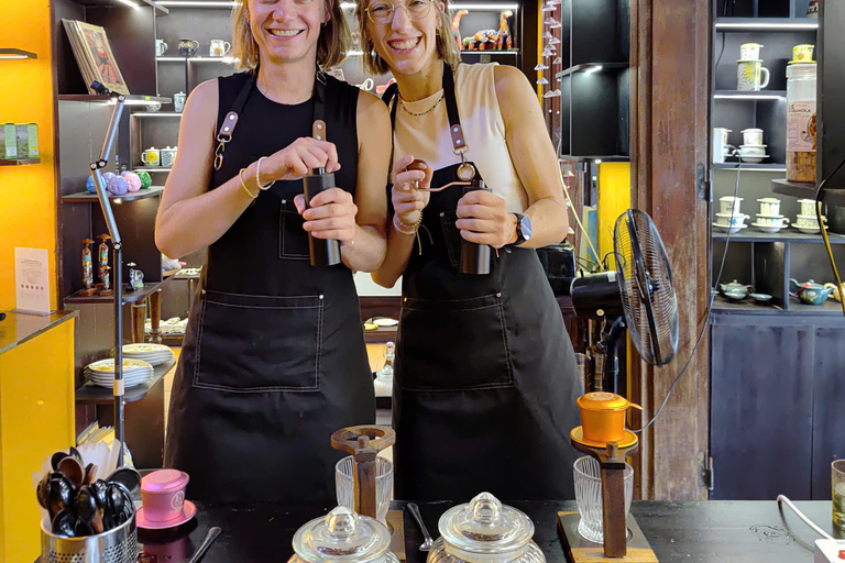 Hoi An Coffee Making Class & Roasting Process