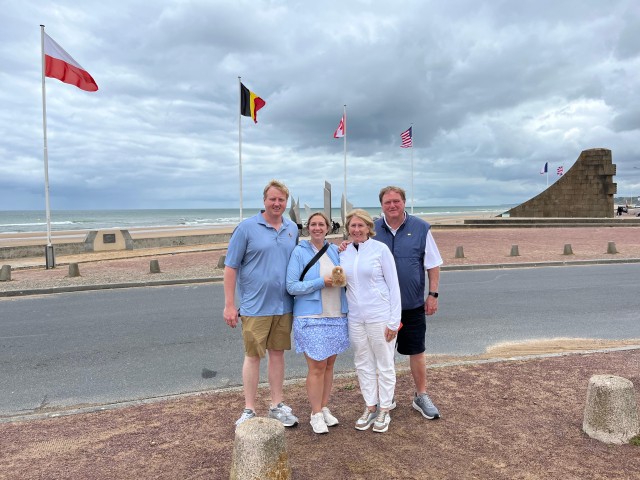 Private Guided Mont Saint Michel & D-day tour from Paris