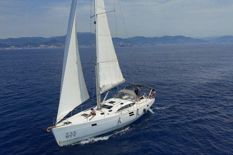 Genoa: Premium Private Sailing Day with Lunch and Swim