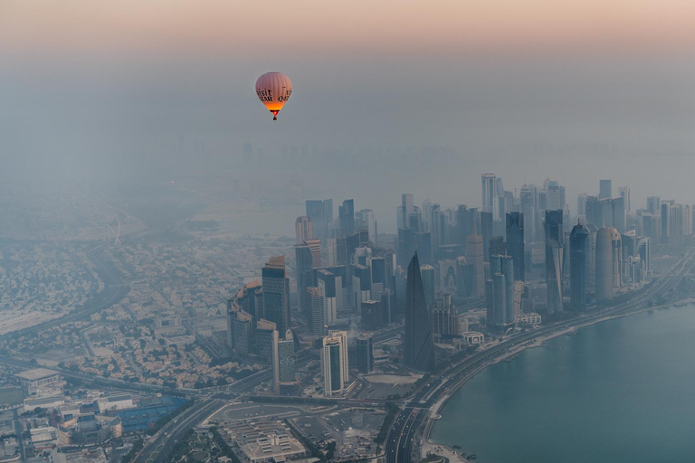 Qatar: Hot Air Balloon 4 people VIP Private Rides above Doha