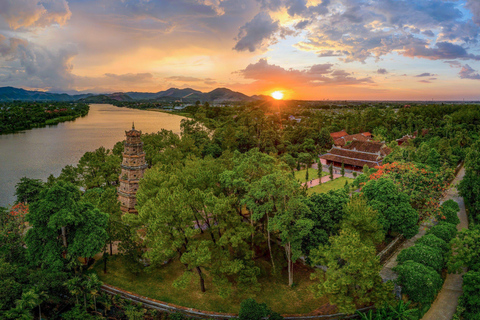 Hue: Tour a piedi fino alla pagoda Thien Mu e ritorno in barca