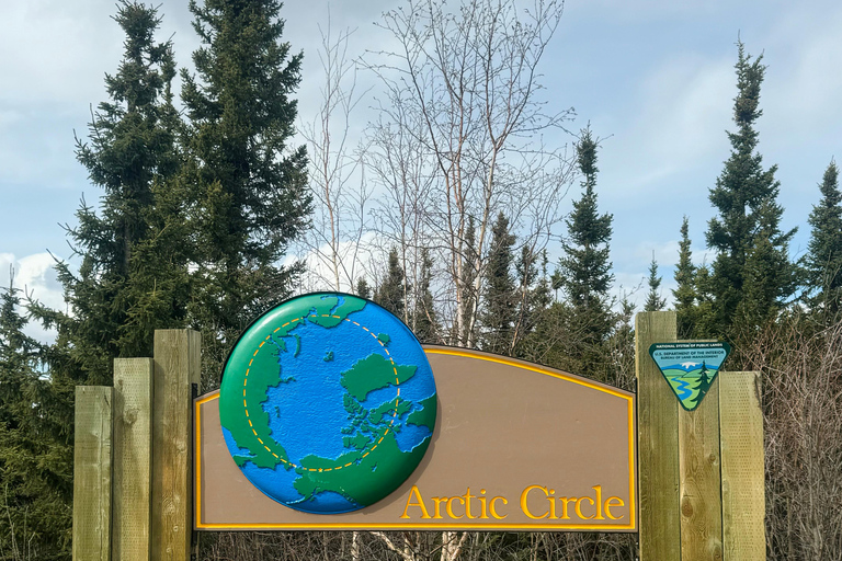 Fairbanks: Arctic Circle Day Tour with Guide