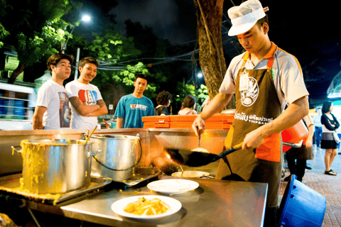 Bangkok: Flower Market and Food Night Tour by Tuk Tuk Group Tour