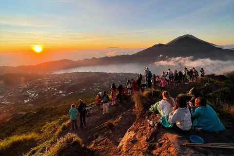 Mount Batur Sunrise hiking with Breakfast & Hotel Pickup Hot spring only