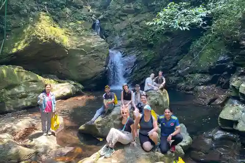 Desde la playa de Lang Co/Puerto de Chan May: Excursión de senderismo a Bach Ma