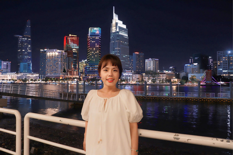 Visite nocturne à pied de Saigon avec visite touristique de la rivièreVisite privée (en anglais) avec croisière touristique Premium