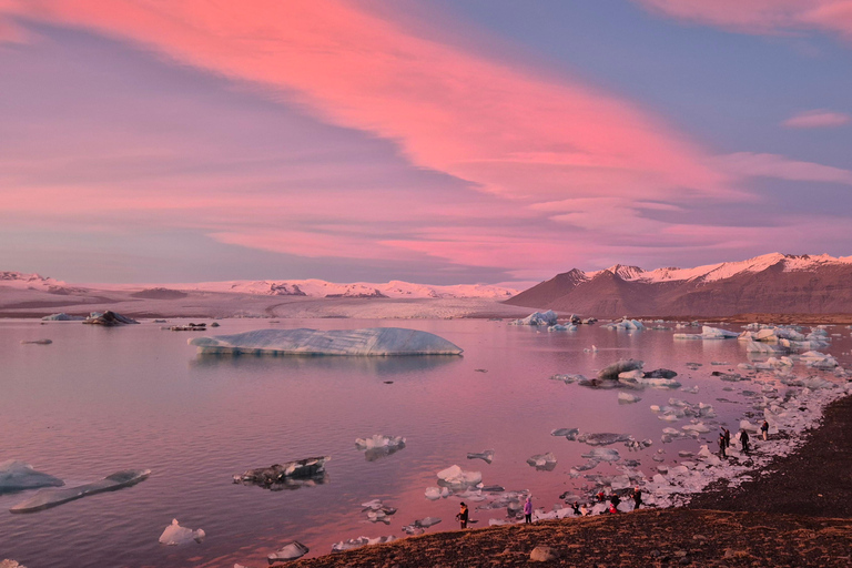 Reykjavik: 6-Day Iceland Tour with Accommodation