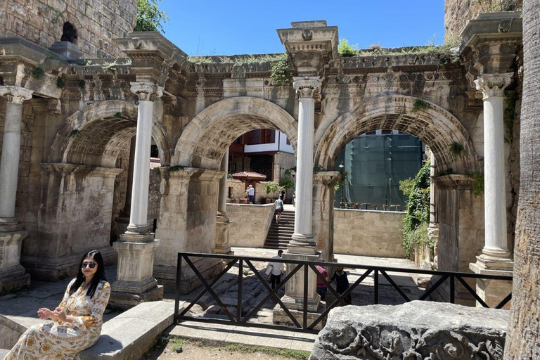 Alanya &amp;Side VIP Transfer: Antalya Bazar Cascata&amp;Shopping