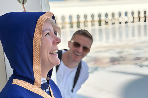 Excursion d&#039;une jounée complète à Abu Dhabi - Grande mosquée, musée du Louvre et plus encoreExcursion d&#039;une journée à Abou Dabi : grande mosquée, musée du Louvre et plus 