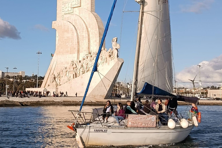 رحلة بحرية لمدة ساعتين في لشبونة على متن سفينة غروب الشمسرحلة بحرية لشبونة غروب الشمس لمدة ساعتين