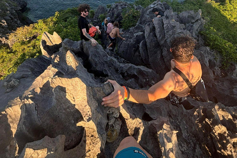 Ha Noi: 2 days Lan Ha Bay - hiking, biking, kayaking