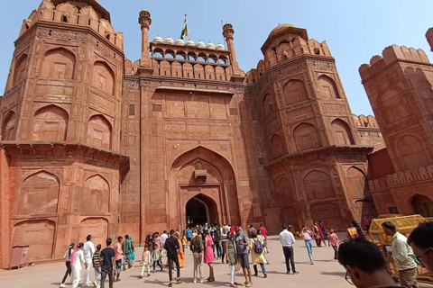 Nowe Delhi: zwiedzanie Czerwonego Fortu z przewodnikiem i biletem wstępuNowe Delhi: wycieczka piesza z przewodnikiem po Czerwonym Forcie bez biletu wstępu