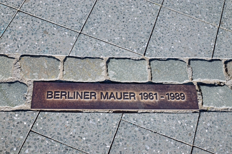 Berlin Highlights, History, and Government District 2-Hour Tour in Other Languages