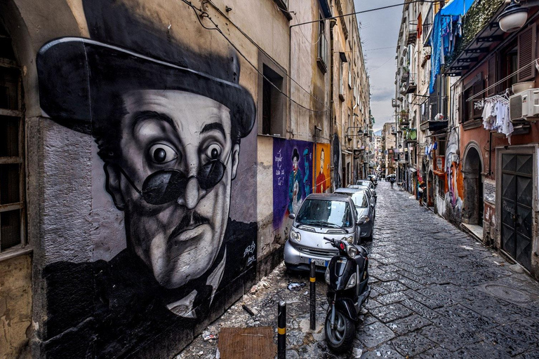 Tour di street art nei quartieri spagnoli e idolo di MaradonaTour dell&#039;arte di strada dei Quartieri Spagnoli e dell&#039;idolo di Maradona