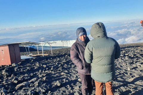 6 DIAS DE ESCALADA NO KILIMANJARO PELA ROTA MACHAME