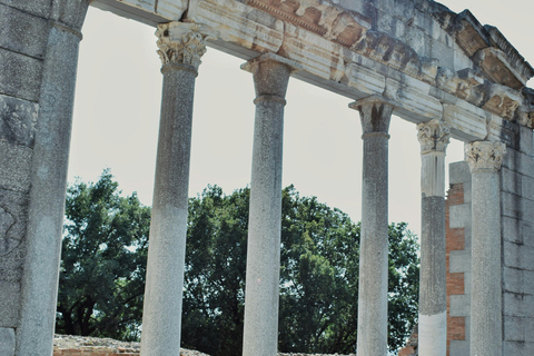 Excursion d&#039;une journée à : Apollonia, la lagune de Narta et le monastère de ZvernecExcursion d&#039;une journée à Apollonia, la lagune de Narta et le monastère de Zvernec