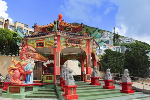 Hong Kong: Repulse Bay Tour - Into the Rich Suburb Area